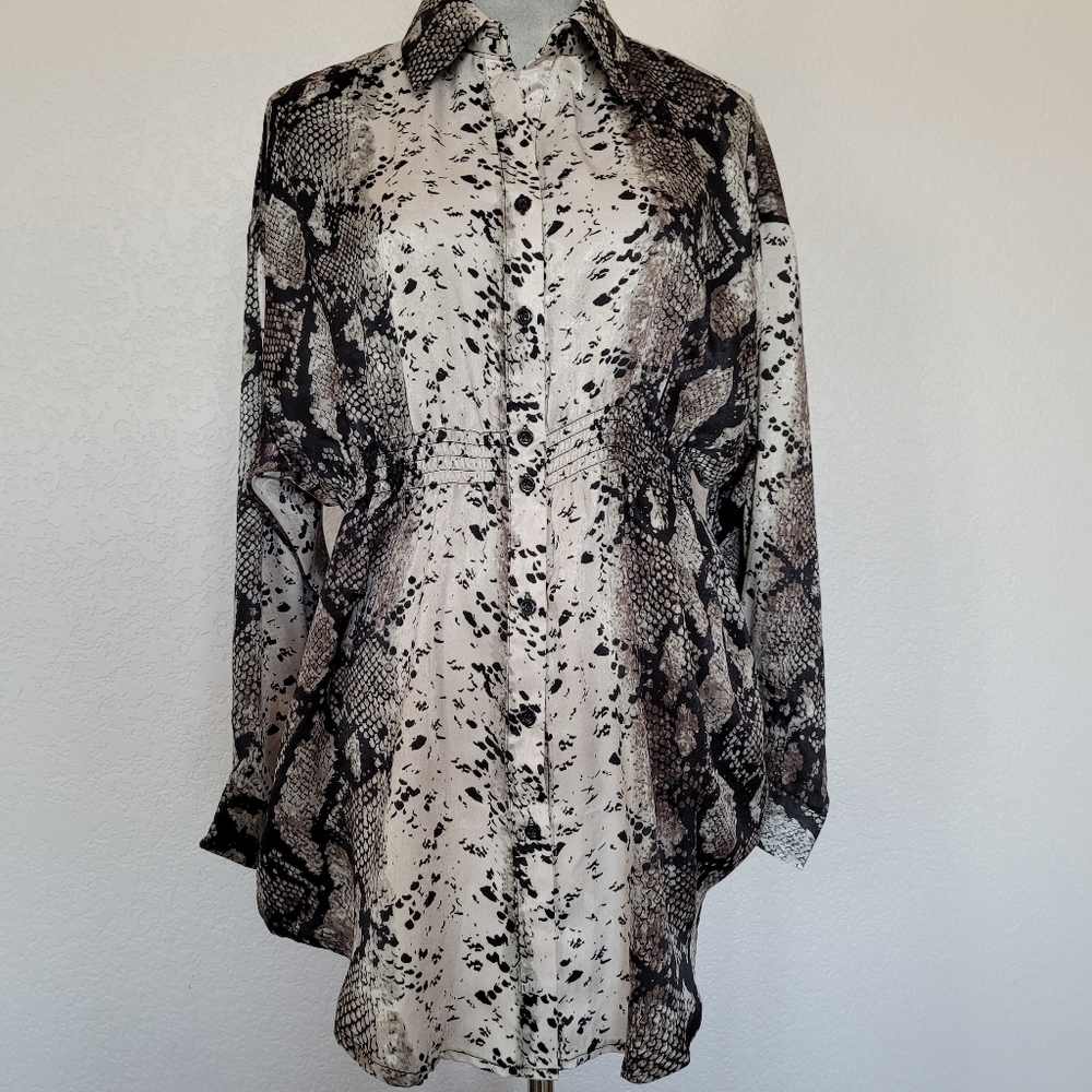 Python Snake Print Long Sleeved Collared Button Blouse Womens Small